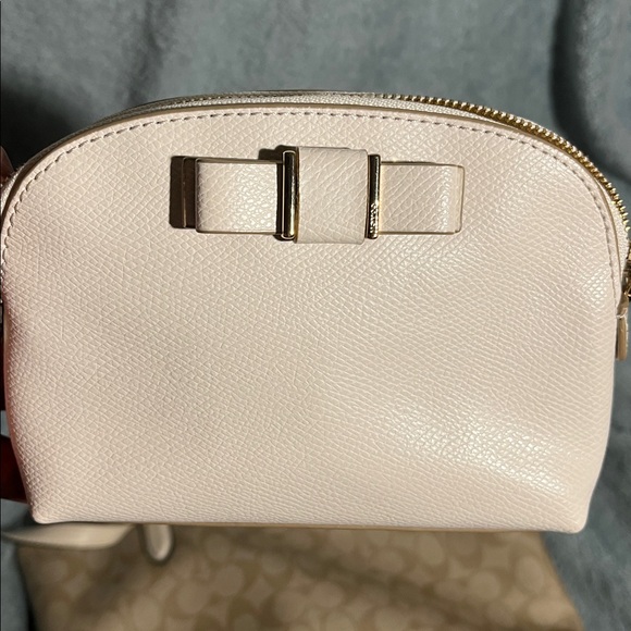 Coach Signature Tote w/Matching Pouch - Picture 17 of 17